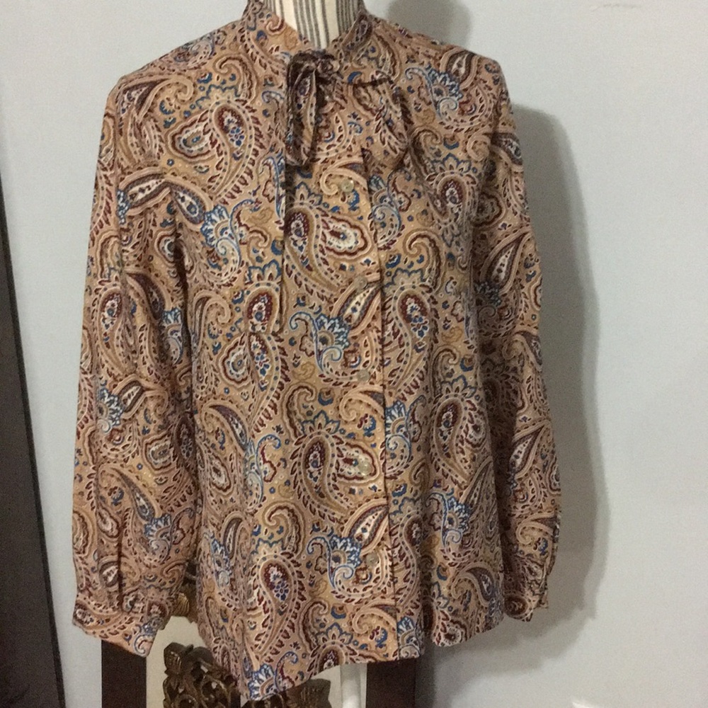 Vintage buttoned down paisley blouse
